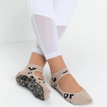 http://www.simplyworkout.com/cdn/shop/products/Move-Active-grip-socks-slide-on-cheetah-nude.jpg?v=1624553454