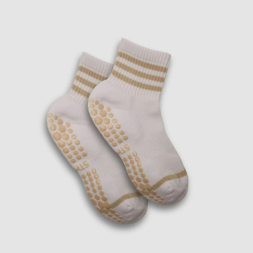 5th Avenue Active Sporty Chic Quarter Crew White Tan Grip Socks 1