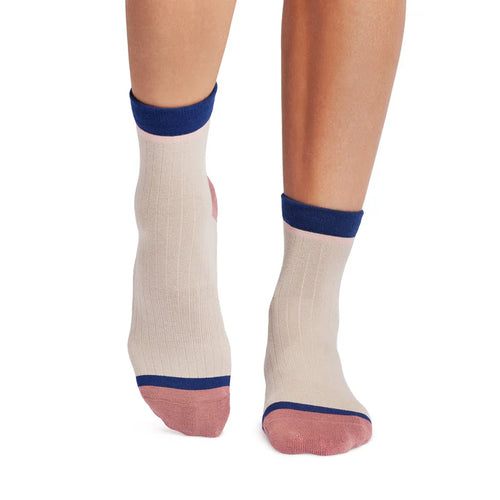 Tavi aria ankle cider grip socks