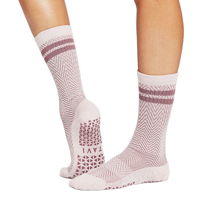 tavi active kai soft blush grip socks crew