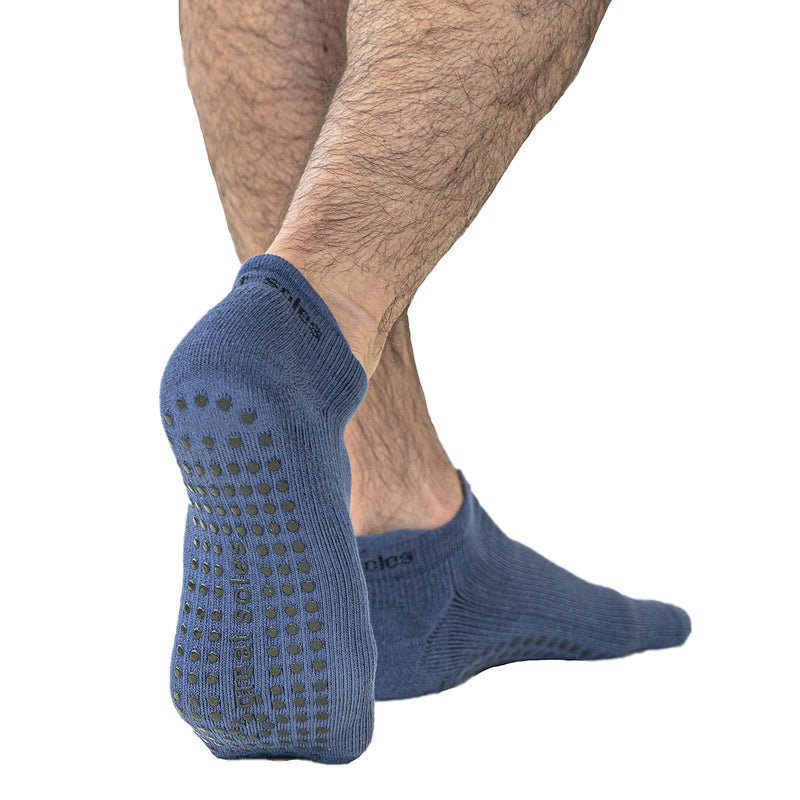 https://www.simplyworkout.com/cdn/shop/files/great-soles-mens-grip-socks-riley-blue-black_800x.jpg?v=1686082086