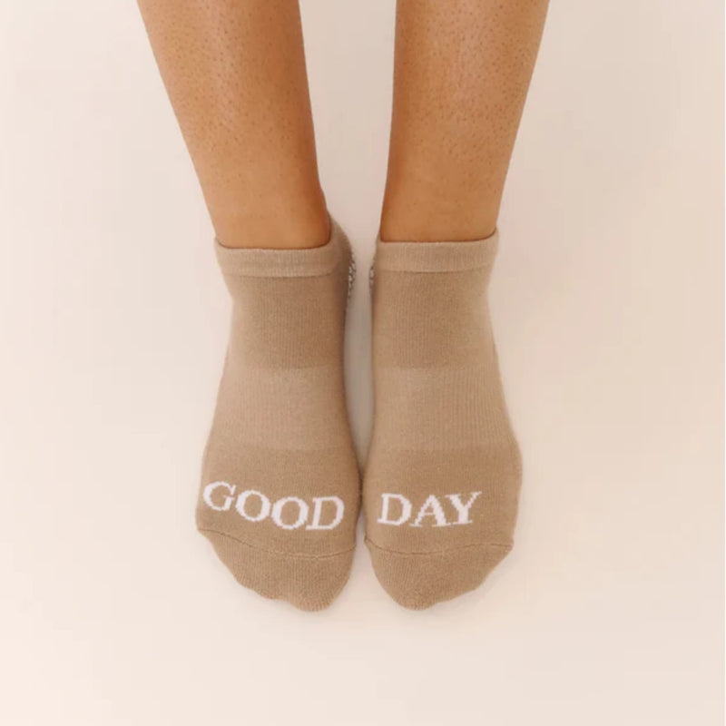 Move Active Classic Low Rise Grip Socks Good Day Beige