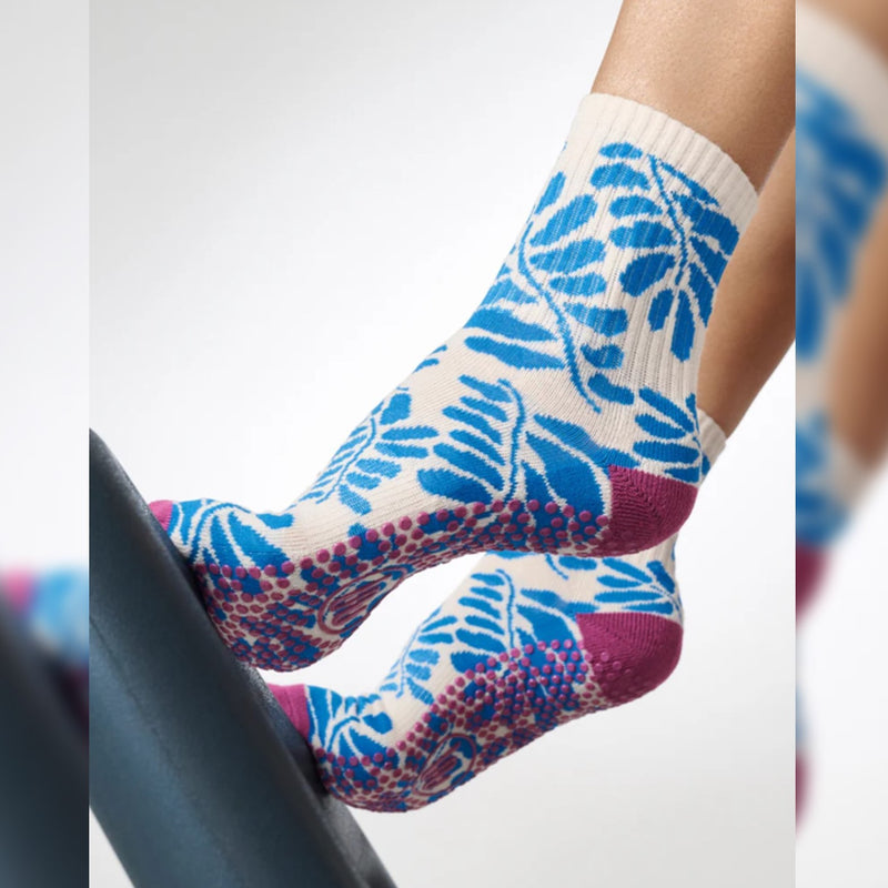 MoveActive Crew Azure Canvas Grip Socks 2