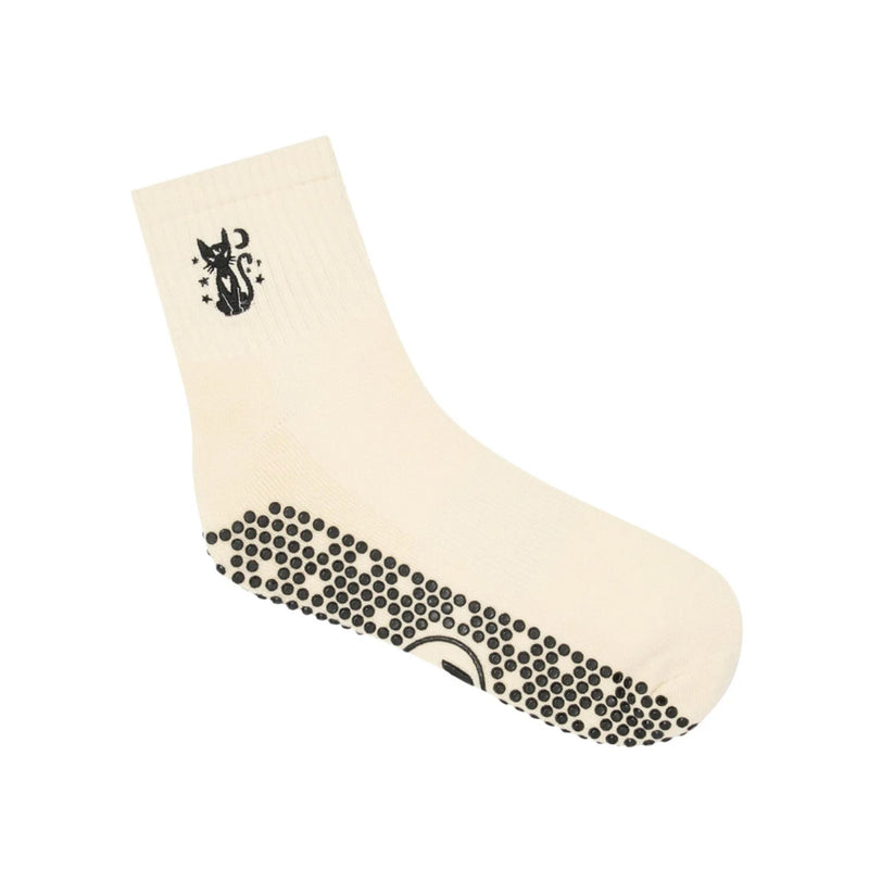 move active quarter crew black cat grip socks