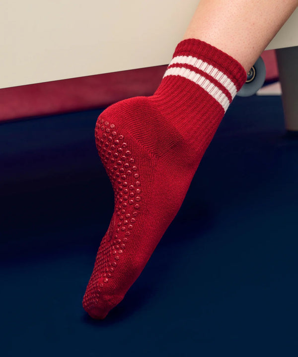 Move Active Stripe Crew Crimson Dream Grip Socks 2