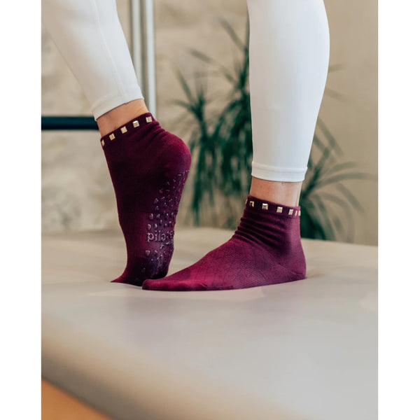 pilates honey maroon studded ankle grip socks