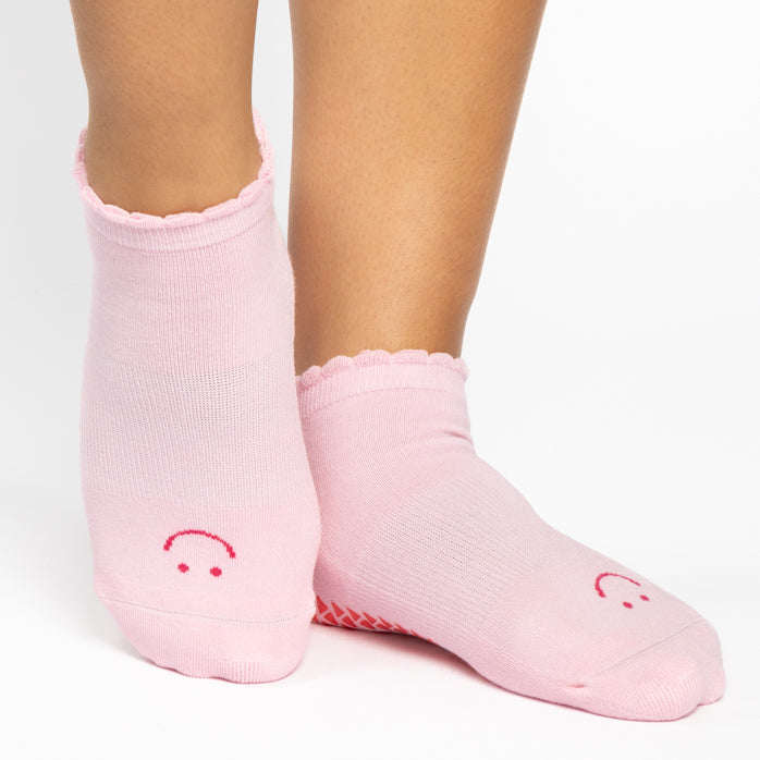 pointe studio happy classic grip socks baby pink