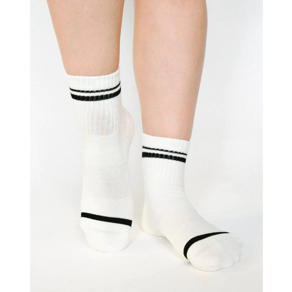 pointe studio varsity ankle white grip socks