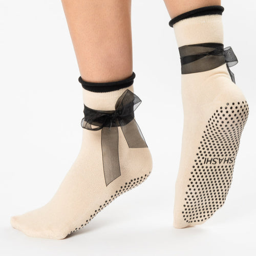 shashi bow ankle grip socks ivory