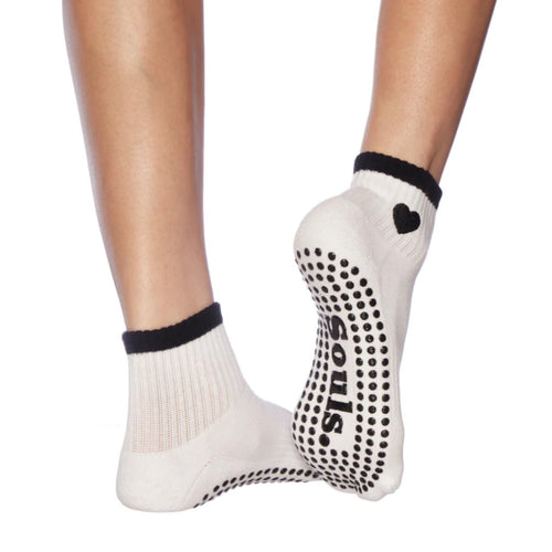 souls black heart grip socks