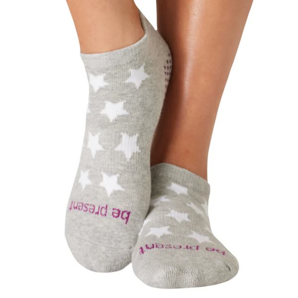 sticky be be present aura infinity grip socks