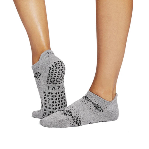 tavi savvy frost grip socks