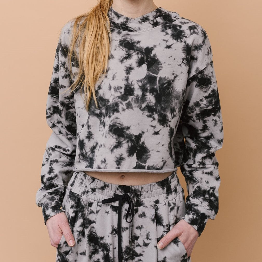 Black and white tie dye jumper hot sale