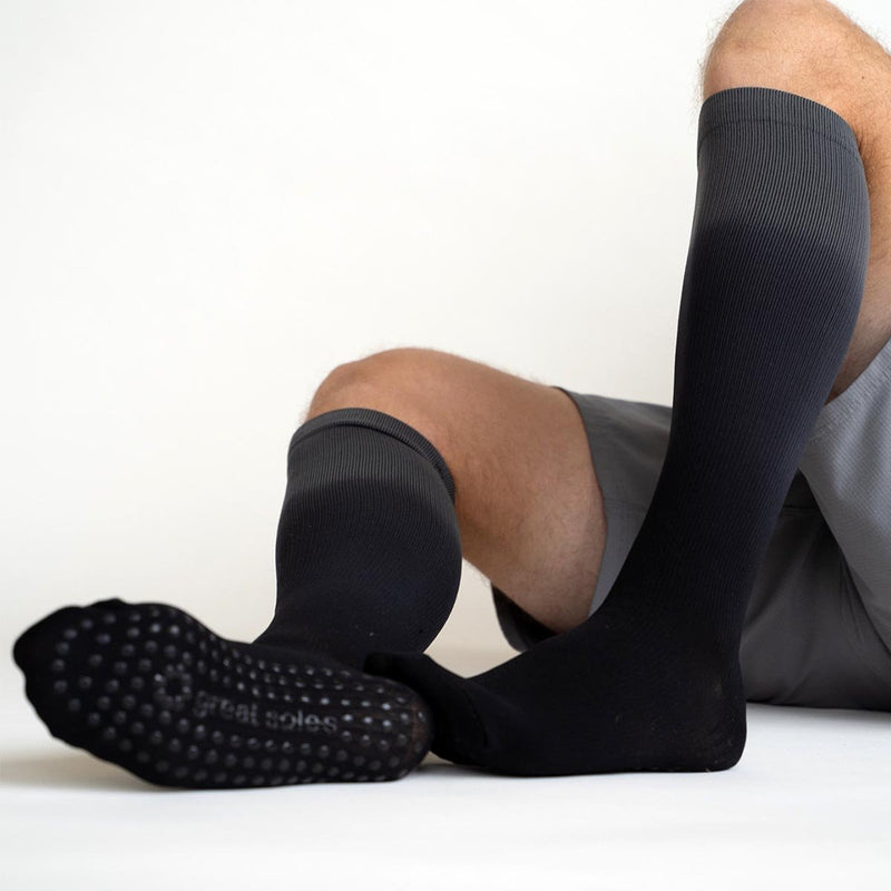 Buy 2XU Men Hyoptik Compression Socks online from GRIT+TONIC in UAE