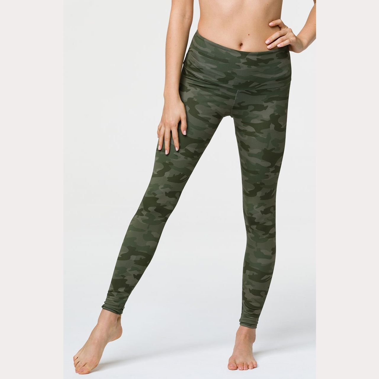 https://www.simplyworkout.com/cdn/shop/products/Onzie-leggings-high-rise-moss-camo_5.png?v=1582868662