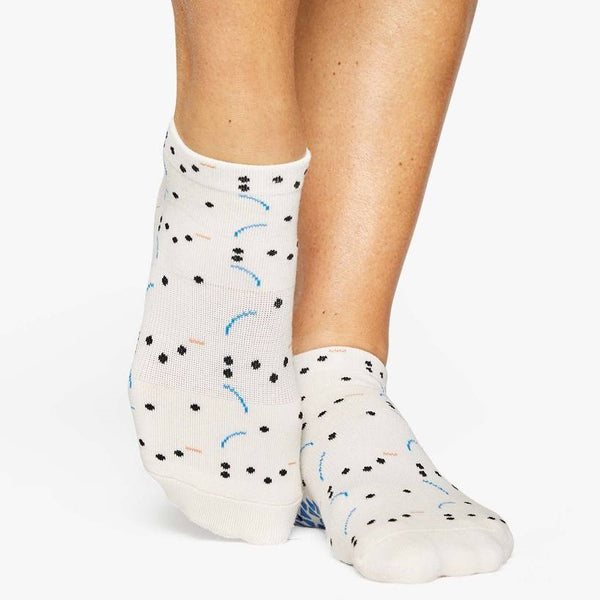 Pointe Studio Tick Tock Grip Socks Bone