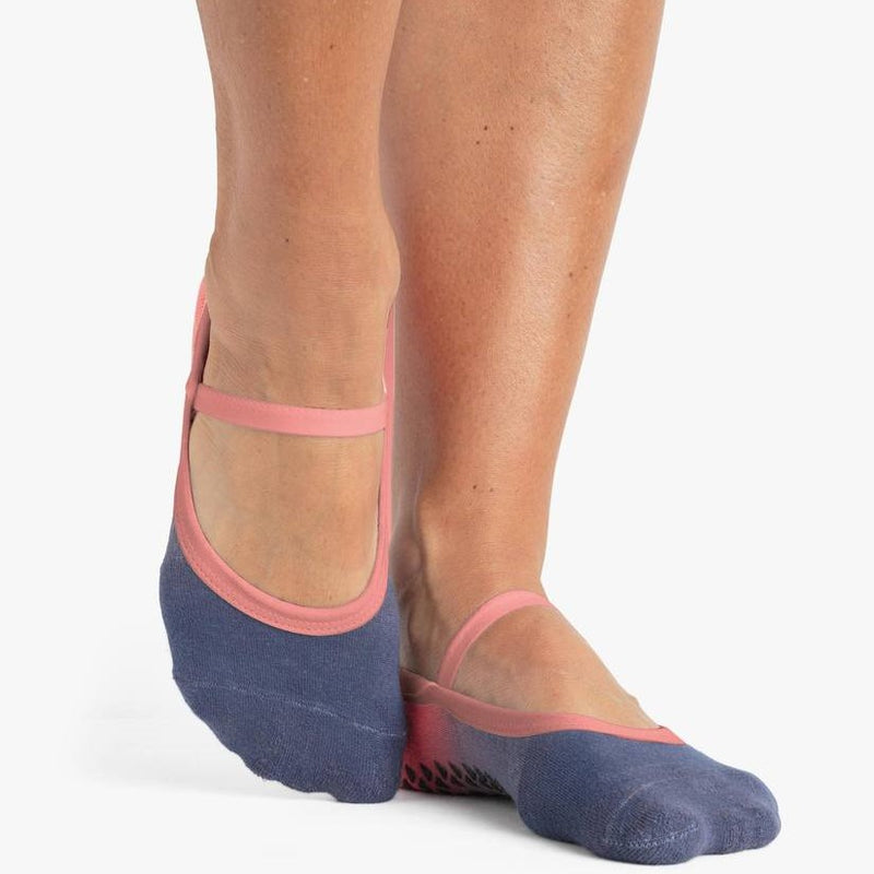 https://www.simplyworkout.com/cdn/shop/products/Pointe-studio-sock-dance-grip-piper-coral_800x.png?v=1639161304