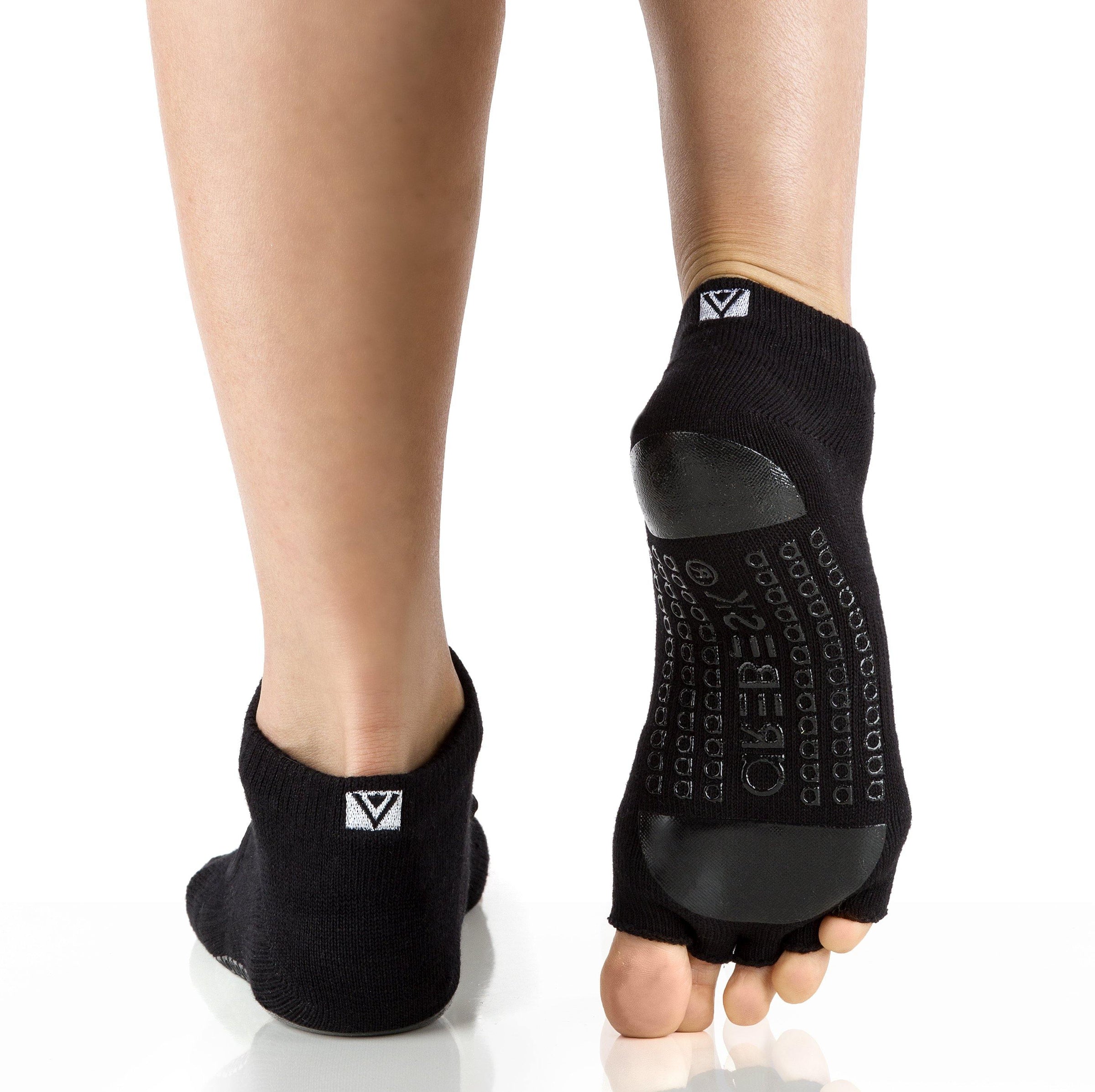  toesox Grip Pilates Barre Socks – Non Slip Ankle Full Toe,  Small, Black : Clothing, Shoes & Jewelry