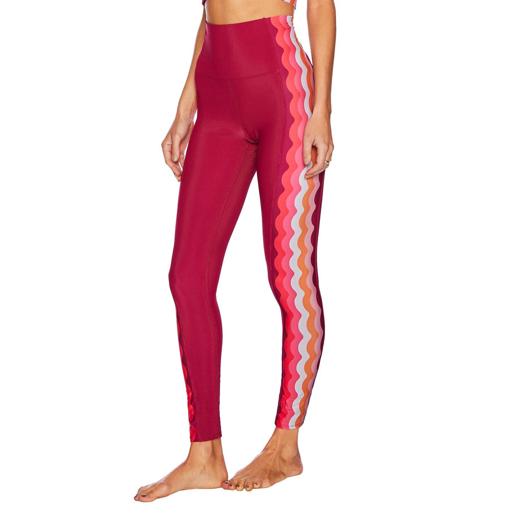 BEACH RIOT JADE LEGGING in Pink Multi Stripe // on simplyWORKOUT –  SIMPLYWORKOUT
