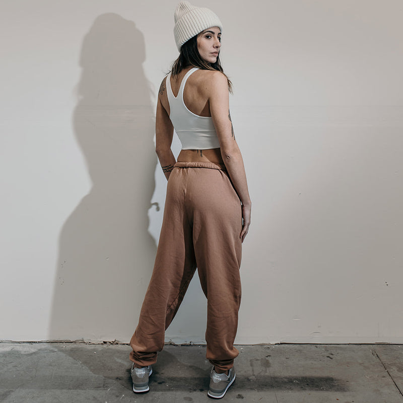 https://www.simplyworkout.com/cdn/shop/products/joah-brown-oversized-jogger-cocoa-french-terry_3_800x.jpg?v=1698952208