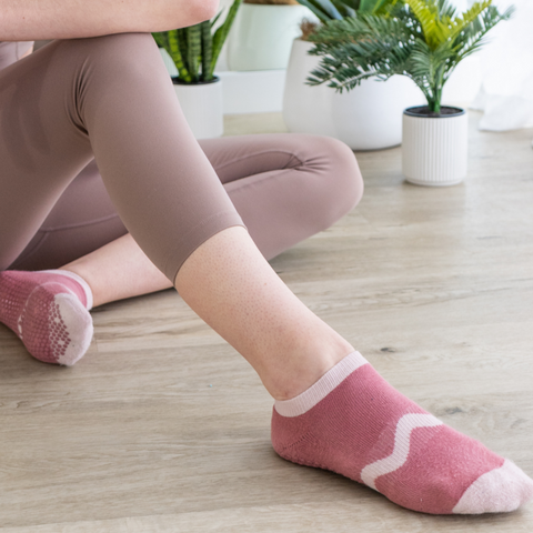 simplyWORKOUT - Ready for that grip sock glow-up. 🤩 Shop