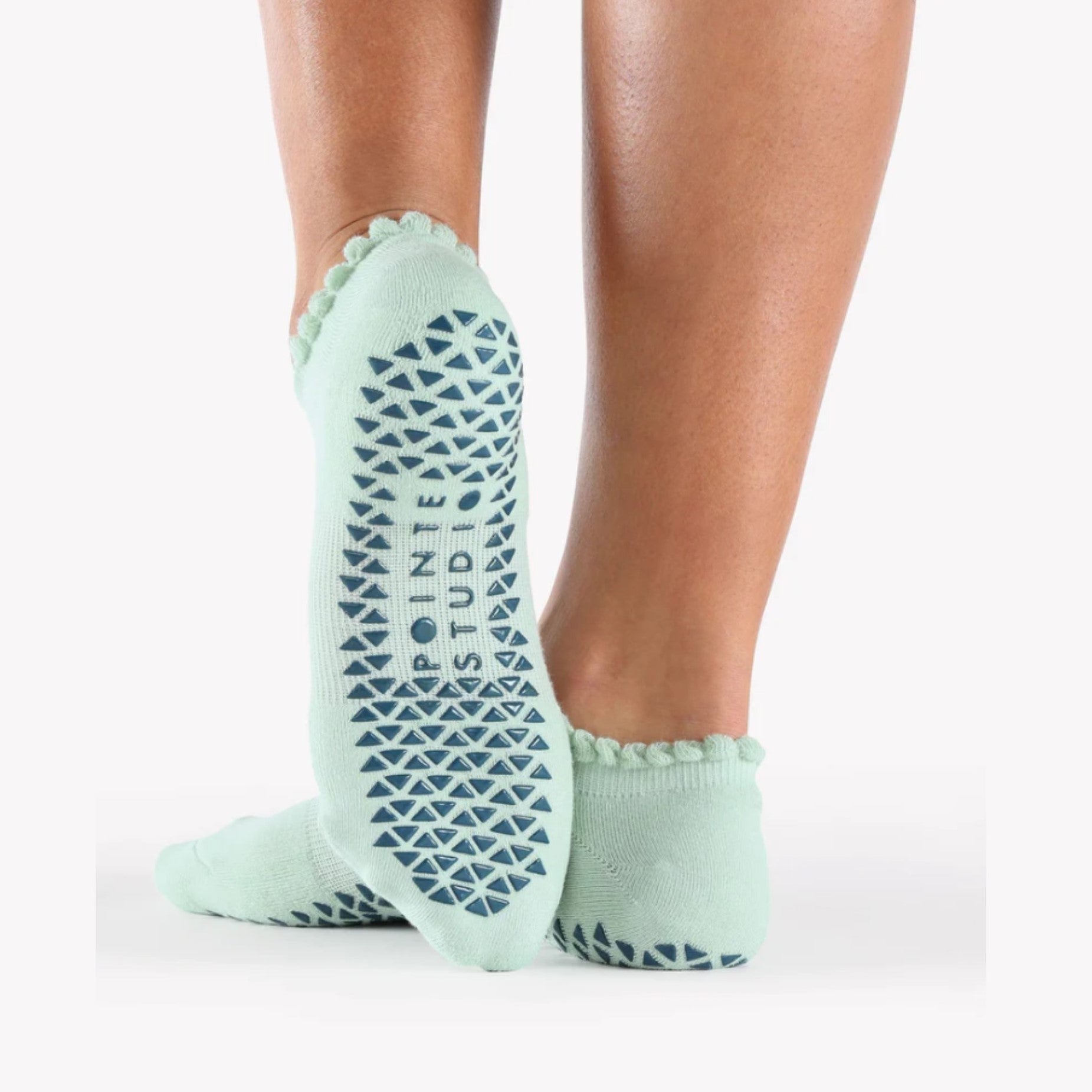 POINTE STUDIO - Posy Grip Sock // (Barre & Pilates) at