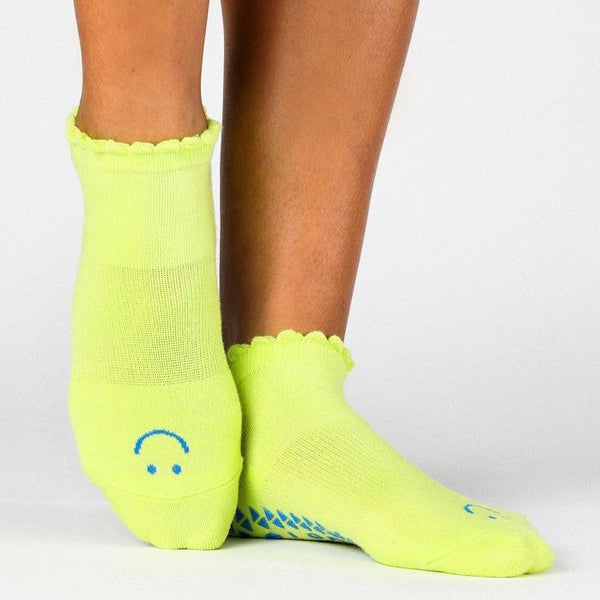 pointe studio happy grip socks lime green