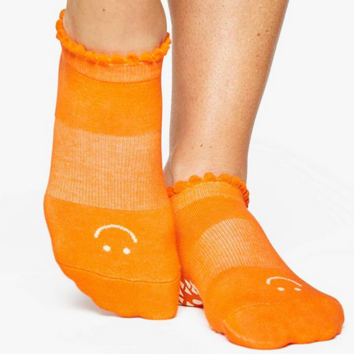 pointe studio happy grip socks tigerlily orange