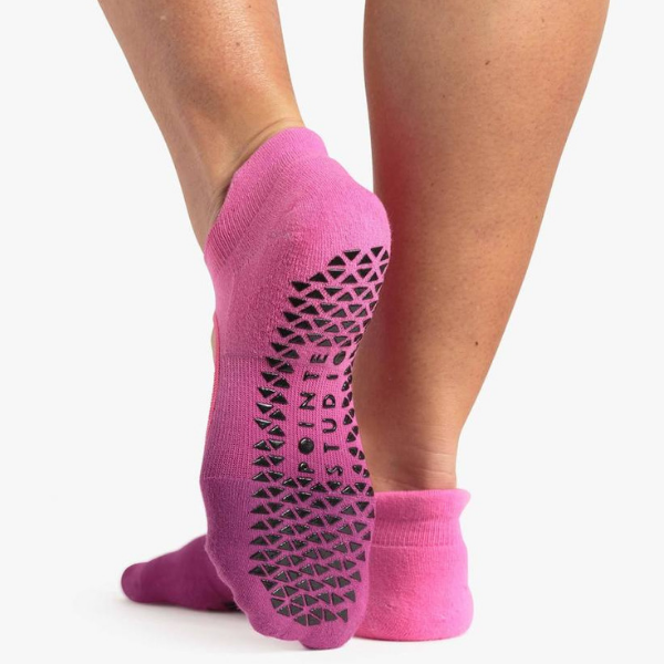 https://www.simplyworkout.com/cdn/shop/products/pointe-studio-nina-grip-sock-pink_2.png?v=1573073988