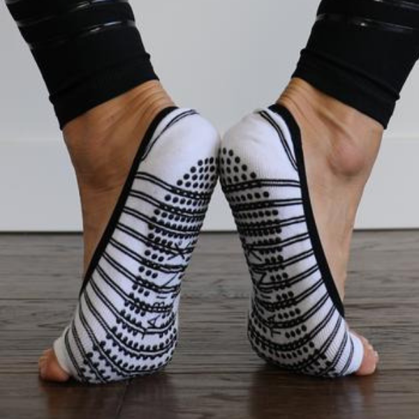 Non-Slip Grip Yoga Socks with Straps Studio Socks for Women Black 3 Pairs 