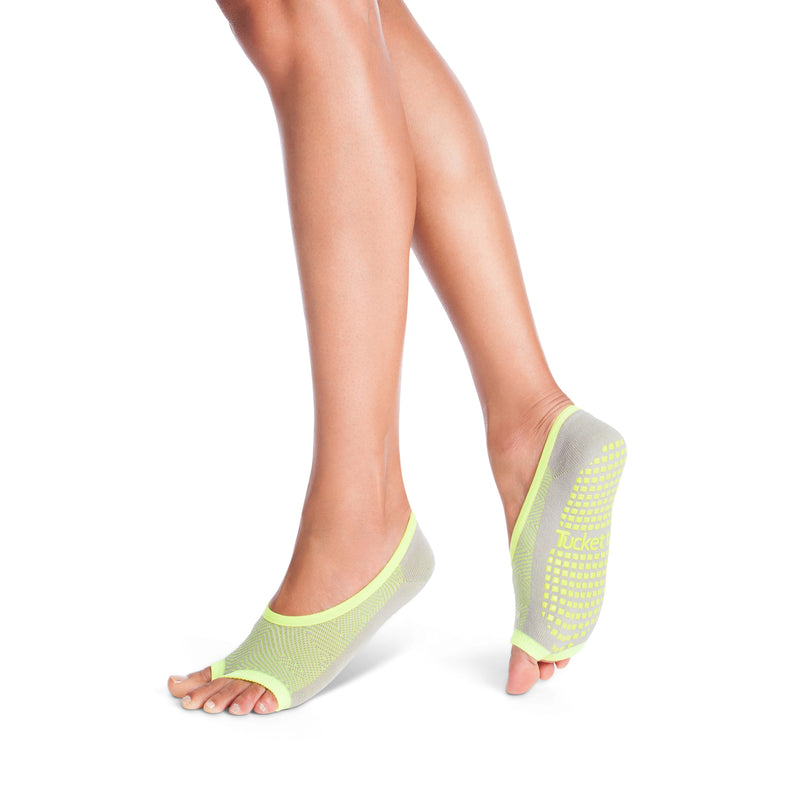 Women's Flow Grip Socks - Pilates l Yoga l Barre - Sheer Obsidian –  Tucketts™